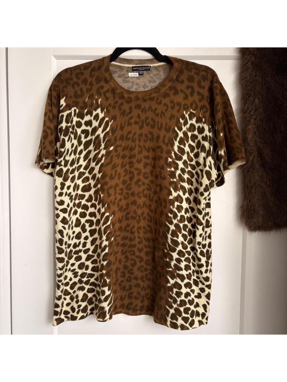 LEOPARD PRINT KNIT TEE